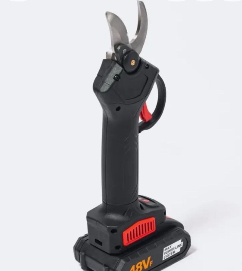 Секатор аккумуляторный садовый