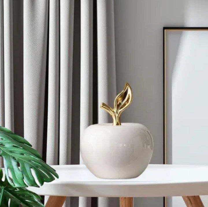 Статуэтка в форме яблока