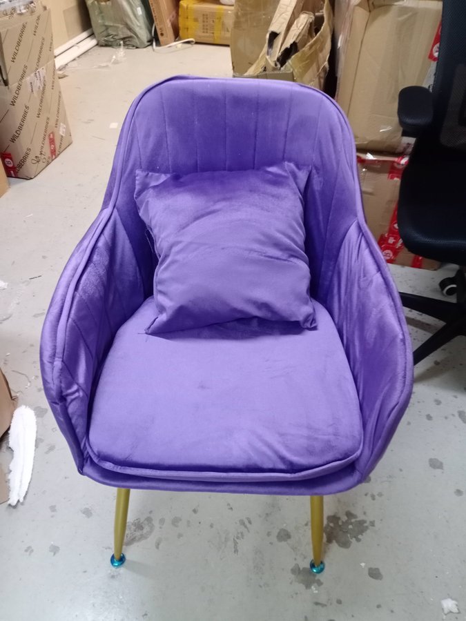 Стул мягкий с подлокотниками и подушечкой