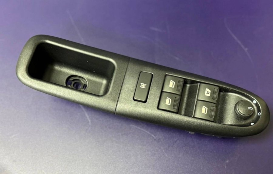 Электростеклоподъемник для Peugeot 406