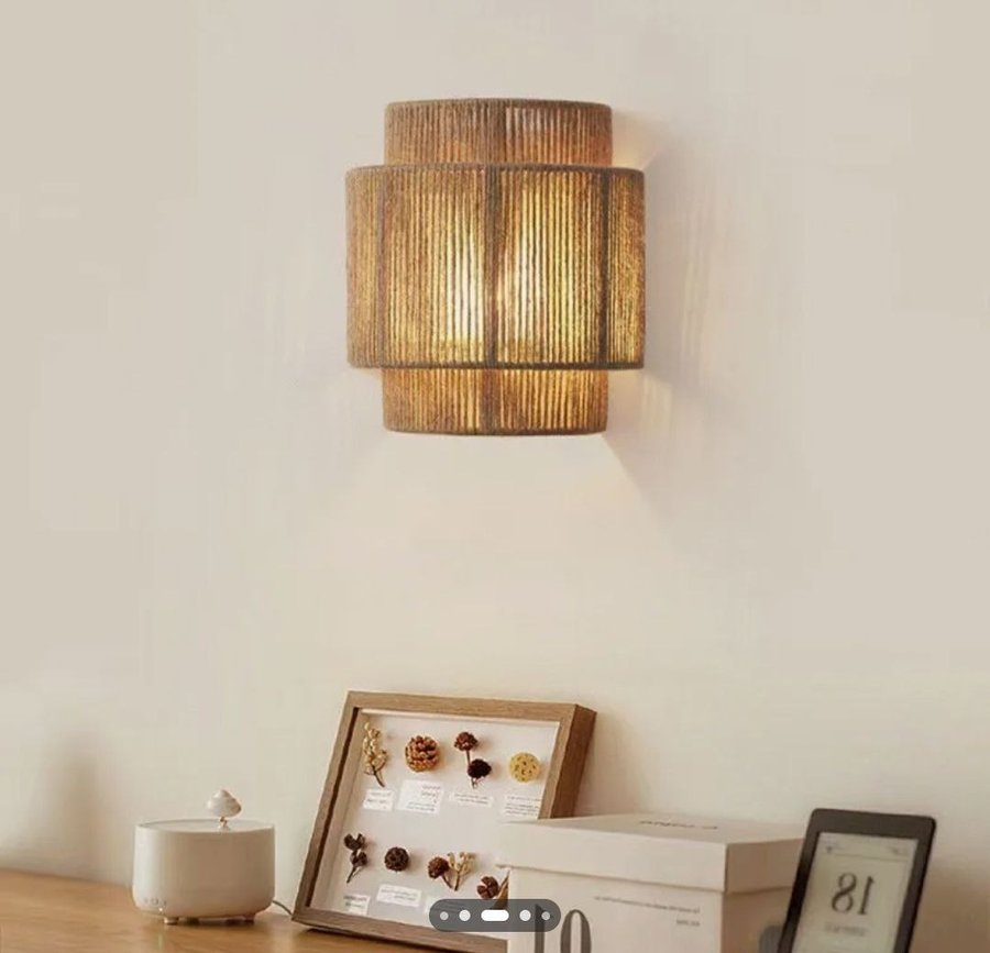 Настенный светильник из ротанга